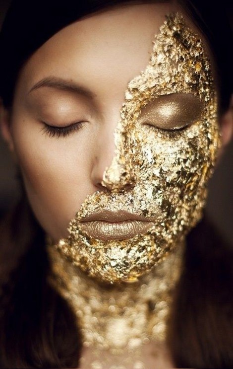 Mujer dorada